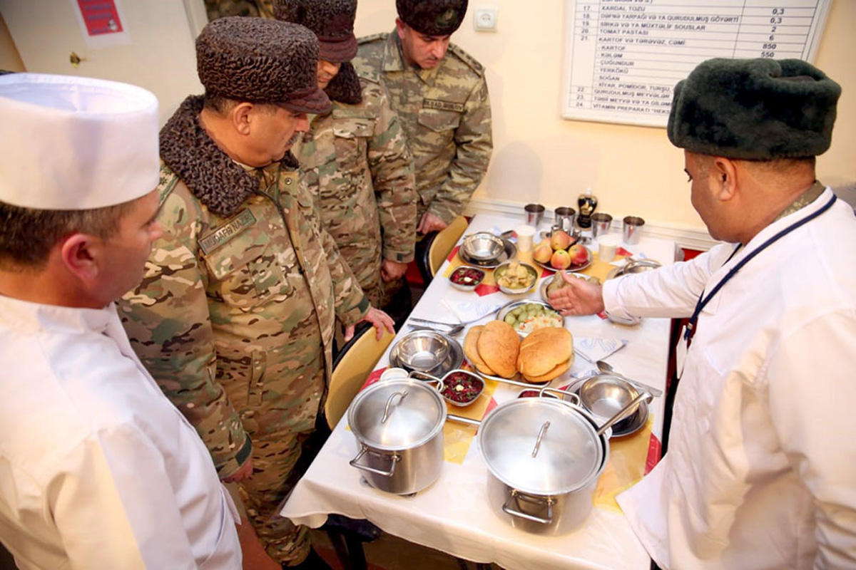 Руководство Минобороны Азербайджана находится в прифронтовой зоне (Обновлено)