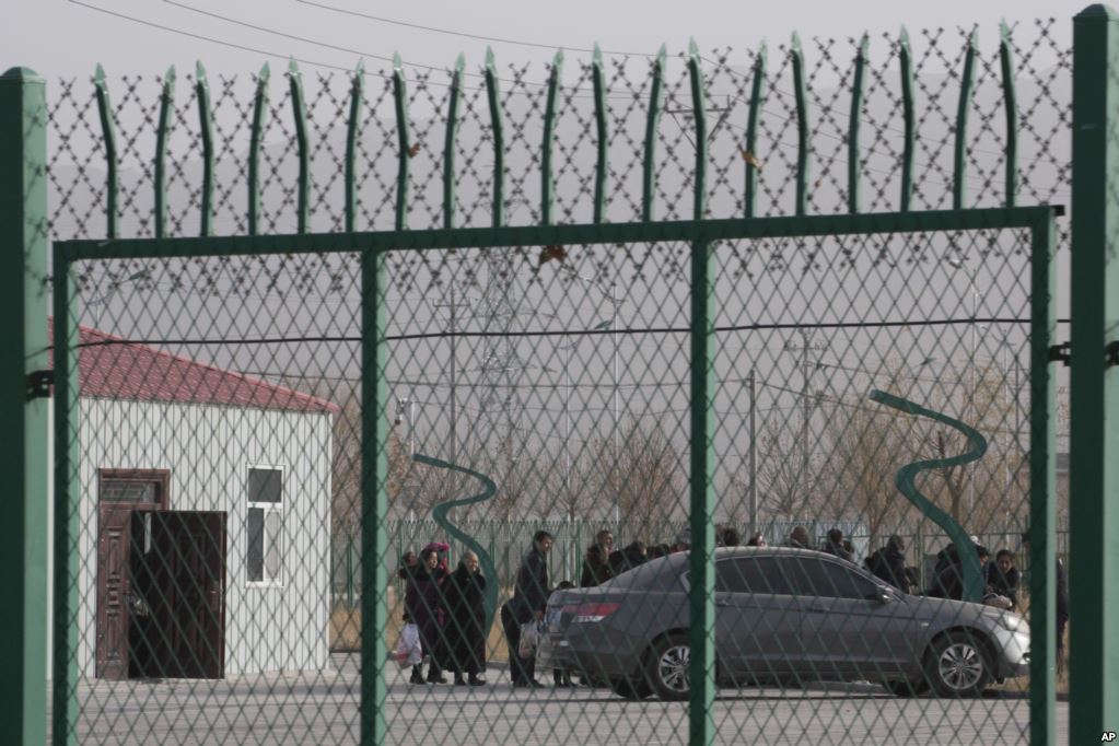 Китай впервые показал лагерь политического перевоспитания изнутри