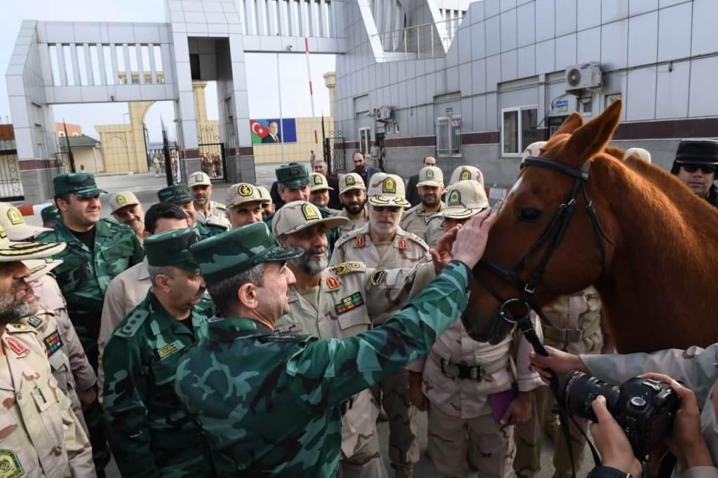 Главы погранвойск Азербайджана и Ирана провели встречу на границе