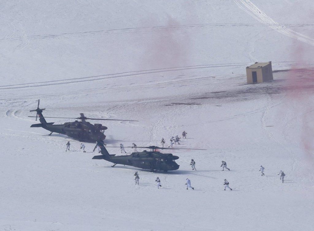 Турция проводит масштабные военные учения на границе с Арменией