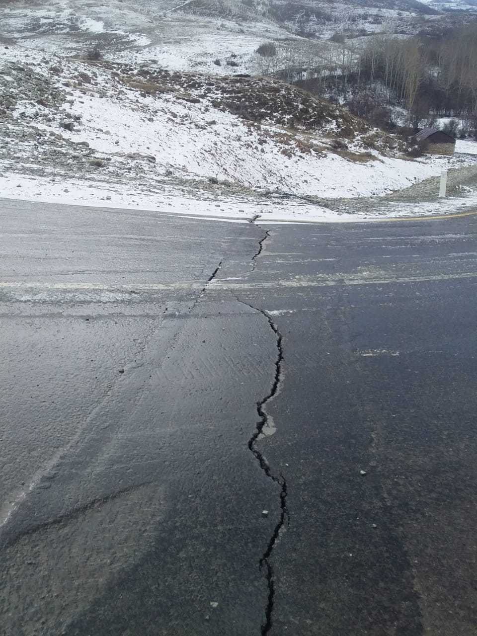 Землетрясение вызвало обвалы на дорогах