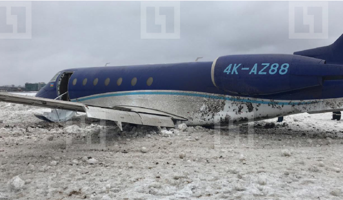 Бизнес-джет из Баку выкатился за пределы полосы в Шереметьево