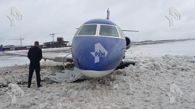 Бизнес-джет из Баку выкатился за пределы полосы в Шереметьево