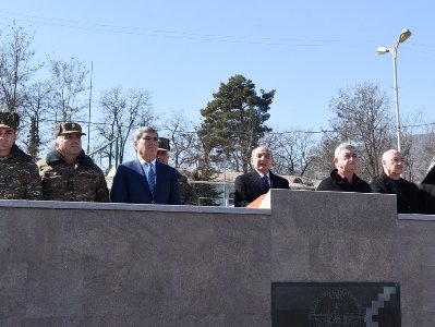 Серж Саргсян посетил Карабах