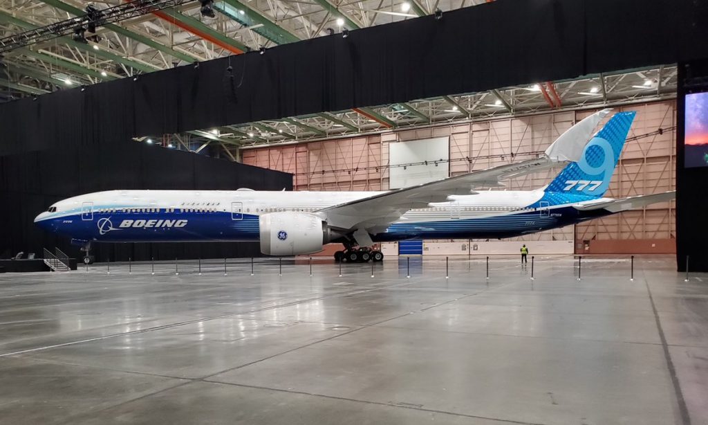Boeing презентовал самый длинный в мире пассажирский лайнер