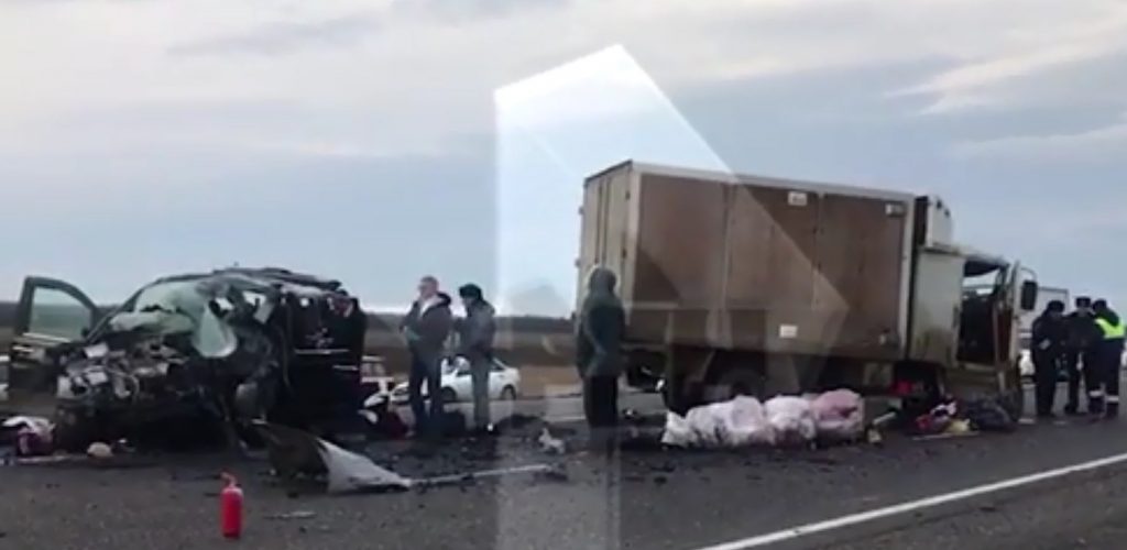На Ставрополье 6 человек погибли в ДТП с минивэном из Азербайджана