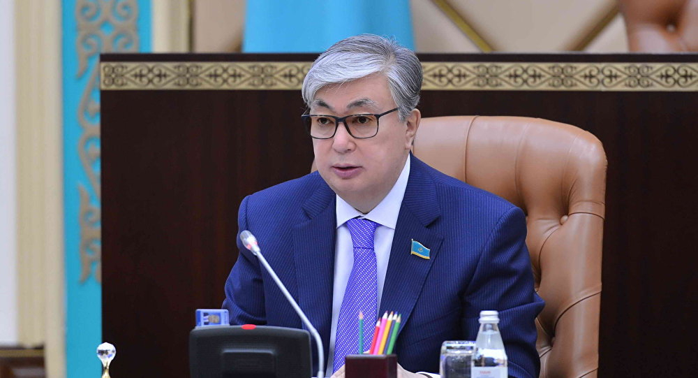 Токаев наградил Назарбаева высшими знаками отличия страны и обащал продолжить его курс