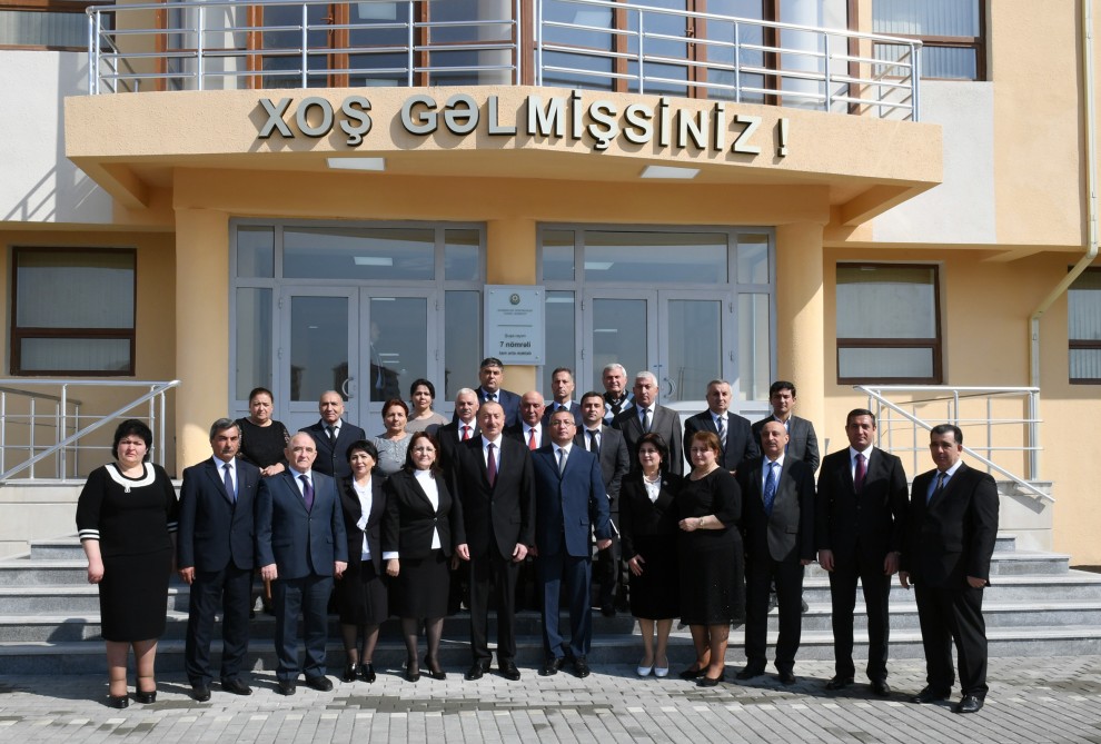 Ильхам Алиев на открытии жилого комплекса для вынужденных переселенцев в Кюрдаханы