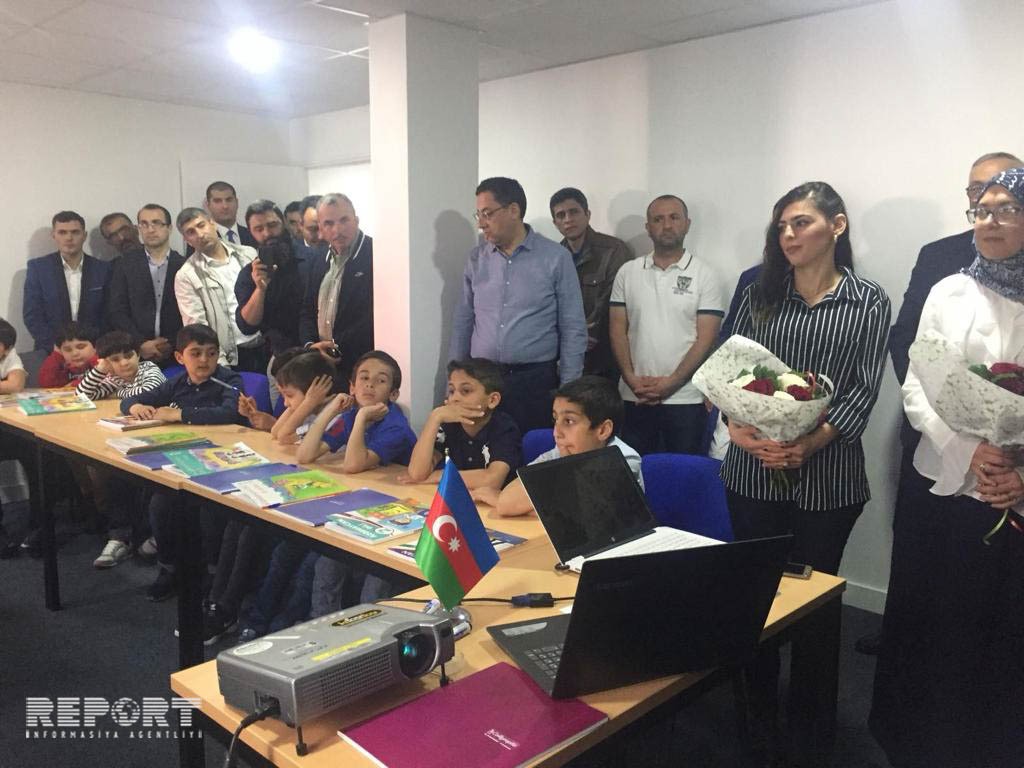 Во Франции открылась азербайджанская школа