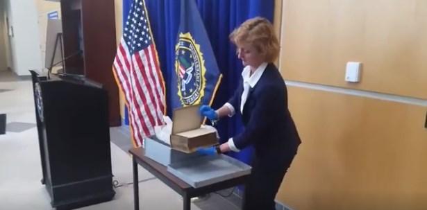 Похищенная в США Библия нашлась в Голландии