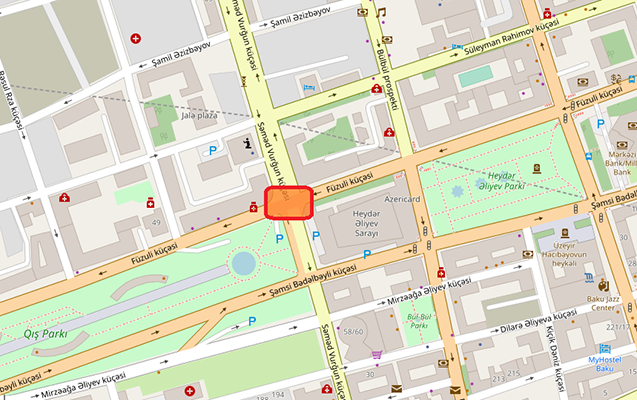 В Баку перекроют две центральные улицы для нанесения "вафельной" разметки