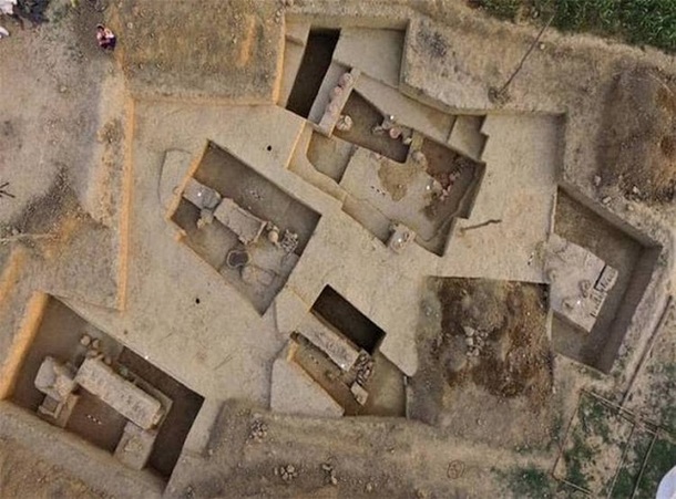 Индийские археологи вскрыли 4000-летнюю гробницу
