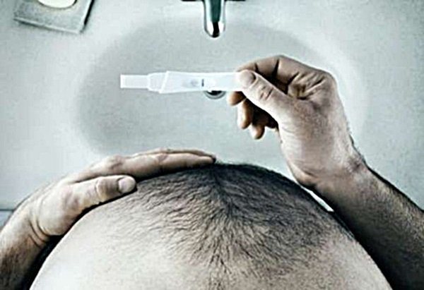 Мужчина-трансгендер родил мертвого ребенка