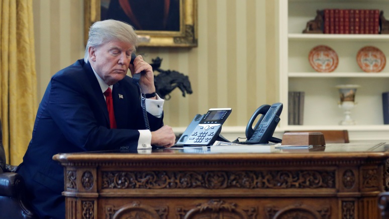 В конгрессе США заподозрили Трампа в госизмене из-за звонка Путину