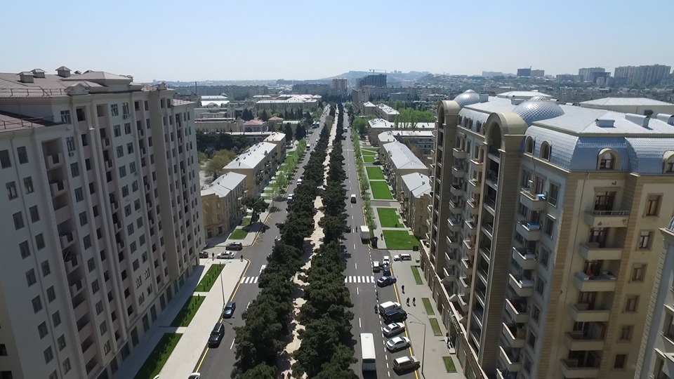 В Баку завершена реконструкция дороги, соединяющей два района