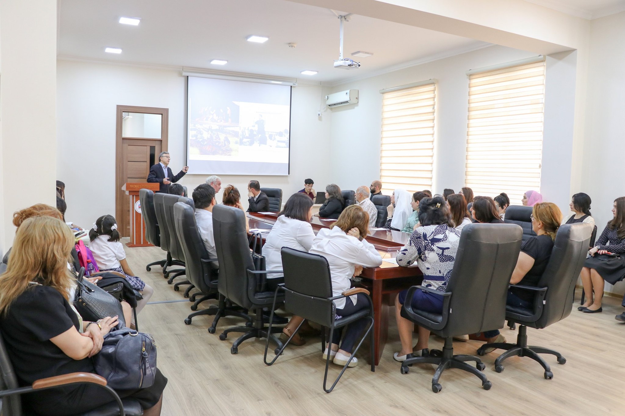 В Западно-Каспийском университете была проведена конференция об инновационном образовании