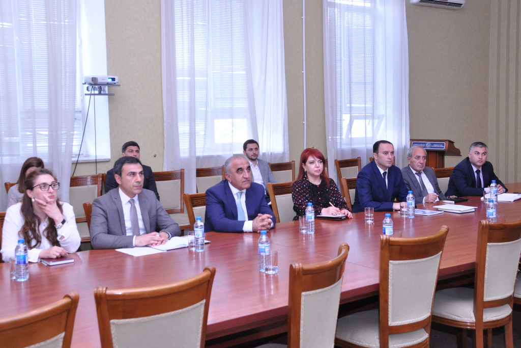 Инновационное и оперативное обслуживание студентов UNEC: "Единое окно"