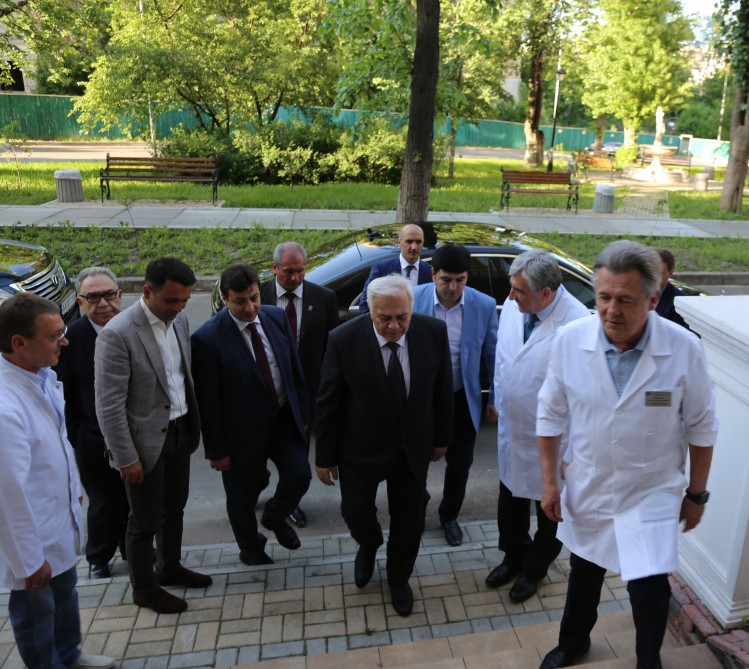 Огтай Асадов навестил в Киеве Национального героя Азербайджана