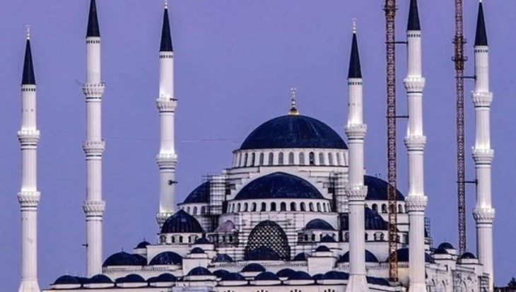 Асадов участвовал в открытии крупнейшей в Турции мечети