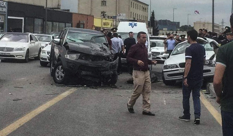 ДТП в Баку: погибли отец и сын