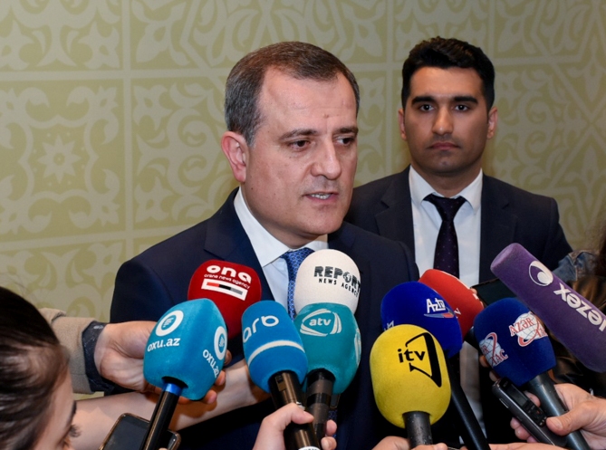 Джейхун Байрамов: Преподавание религии в школах не планируется