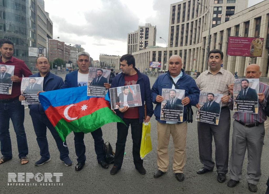 В Москве азербайджанцы поддержали блогера Фуада Аббасова