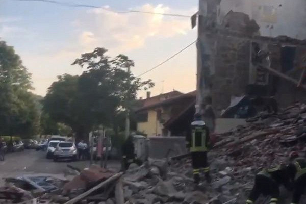 В Италии из-за взрыва газа обрушился жилой дом, погибли люди