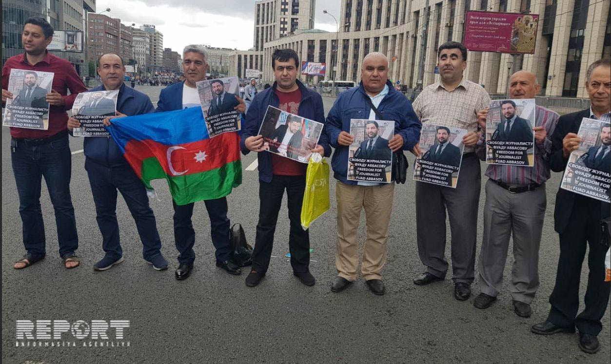В Москве азербайджанцы поддержали блогера Фуада Аббасова
