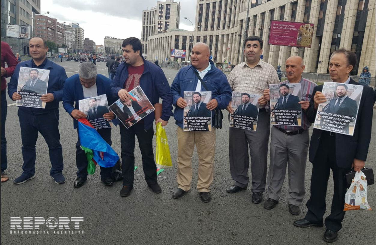 В Москве азербайджанцы поддержали блогера Фуада Аббасова