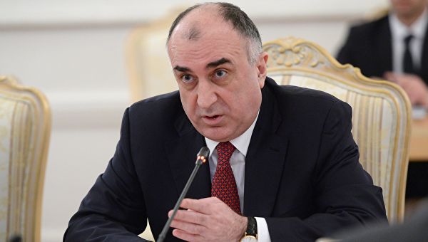 Мамедъяров проинформировал еврокомиссара Хана о ситуации в Карабахе