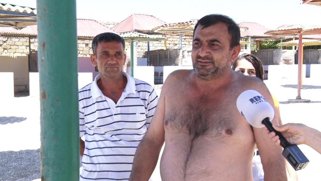 Пляжные рейды: чиновники в костюмах и при галстуках борются с нарушителями