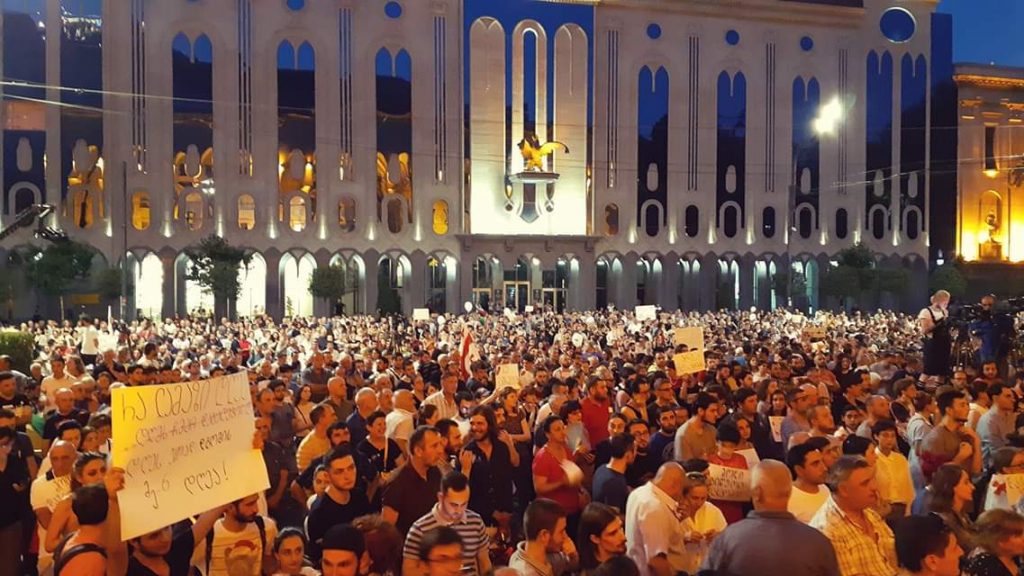 Протесты в Грузии не стихают