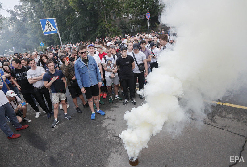 По всей Украине проходят массовые митинги за отставку Авакова