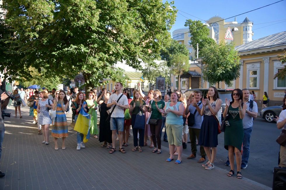 В Киеве протестовали у посольств стран, поддержавших Россию в ПАСЕ