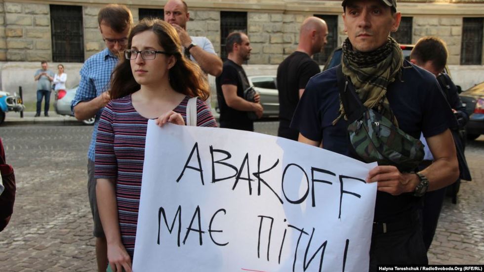 По всей Украине проходят массовые митинги за отставку Авакова