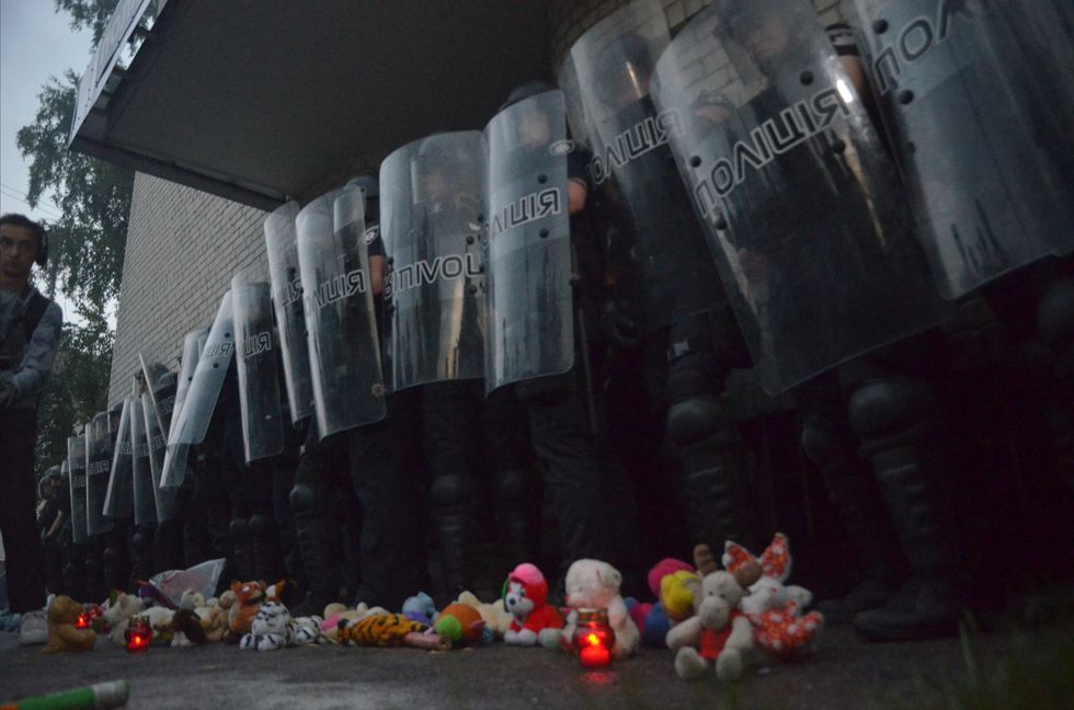 По всей Украине проходят массовые митинги за отставку Авакова