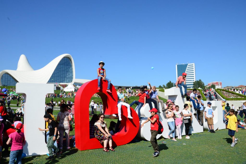 В парке Центра Гейдара Алиева прошел Детский фестиваль