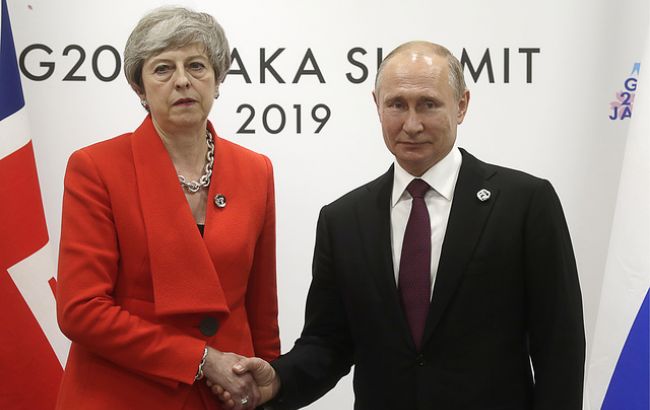 Мэй потребовала от Путина прекратить дестабилизирующую деятельность
