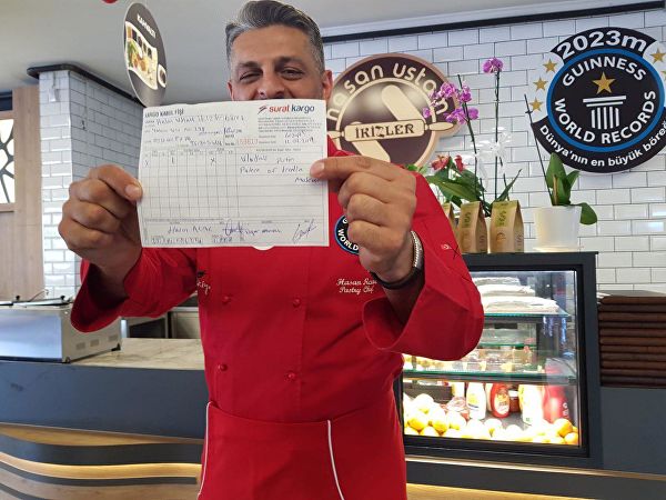 Турецкий кондитер отправил пирог для Путина в связи с поставками С-400