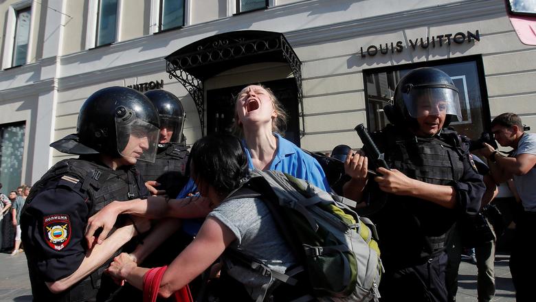 ЕС осудил массовые задержания на митинге в Москве