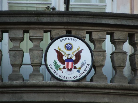 Посольство США в Азербайджане разъясняет ситуацию с выдачей виз
