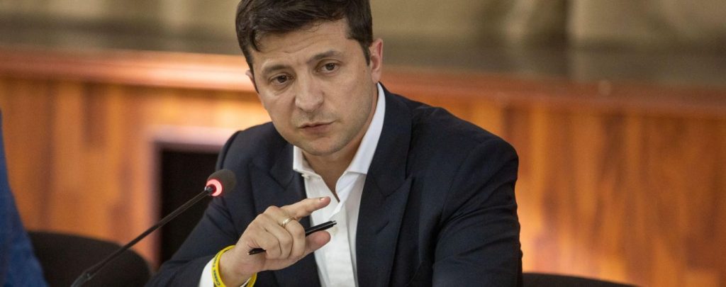 Politico: Зеленскому пора стать серьезным