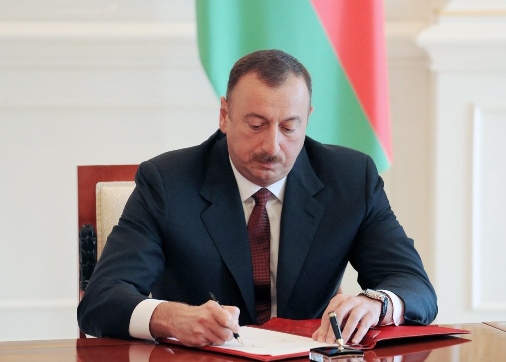 Президент Алиев направил Джонсону поздравительное письмо