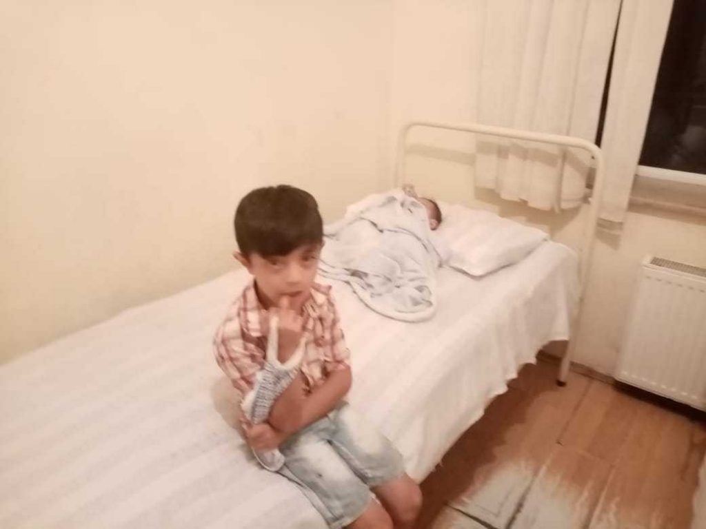 Объявился отец детей, брошенных в одной из больниц в Барде