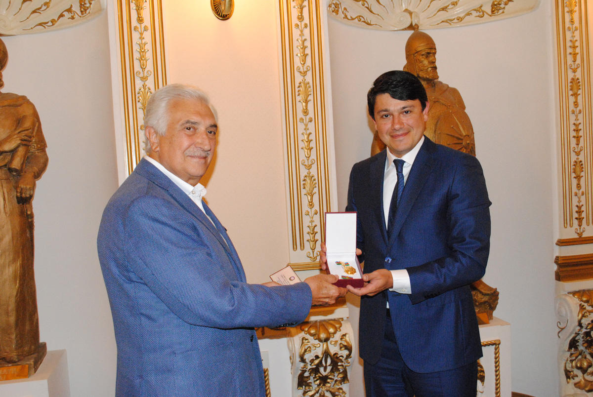 Наследникам создателей АДР вручены юбилейные медали