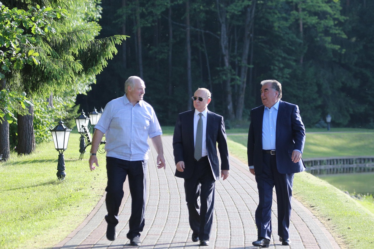 Путин и Лукашенко провели неформальную встречу