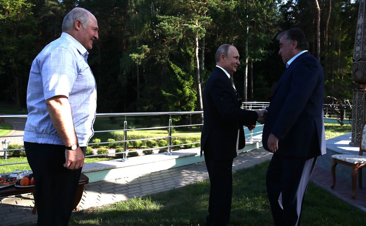 Путин и Лукашенко провели неформальную встречу