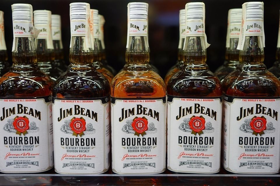 В Кентукки при пожаре на складе Jim Beam сгорели 45 тысяч бочек виски