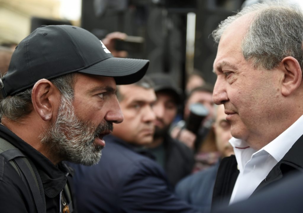 Президент Армении обогнал по популярности премьер-министра