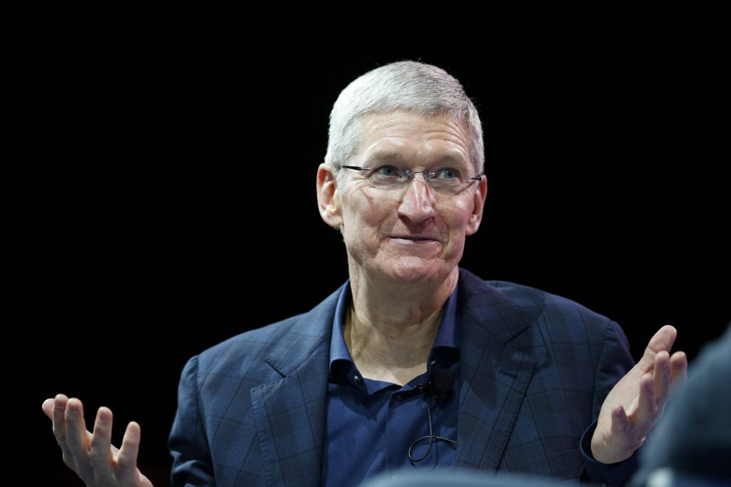 Apple выделит средства на восстановление лесов Амазонии после пожаров